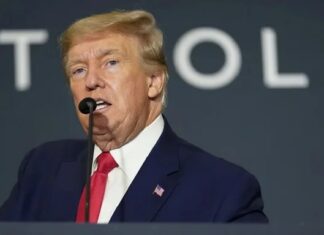 Trump sugiere que FBI sembró evidencia durante cateo en su casa trump