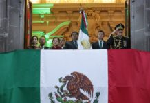 Miguel Barbosa encabeza el grito de Independencia en Puebla