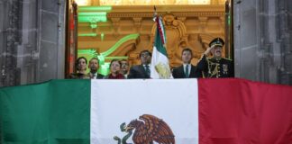 Miguel Barbosa encabeza el grito de Independencia en Puebla