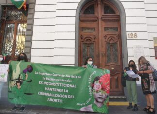 Feministas piden que Congreso retome decisión sobre aborto Feministas piden despenalización del aborto