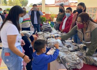 SEDIF continúa entrega de uniformes escolares en Puebla SEDIF entrega de Uniformes