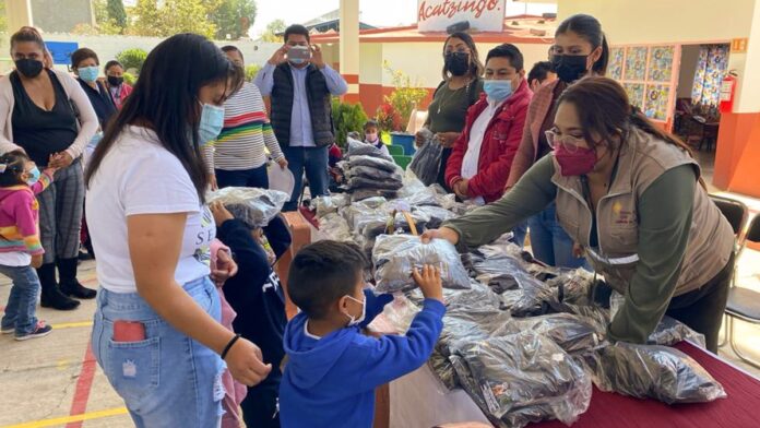 SEDIF entrega de Uniformes
