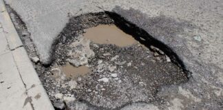 Ciclista cae y muere al intentar esquivar bache en Chiautzingo ciclista