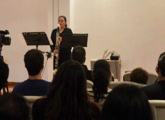 Clarinetista Citlalli Rosas da concierto en la UDLAP Clarinetista