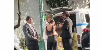 ¡México irresistible! Nicole Kidman compra queso Oaxaca en puesto ambulante México