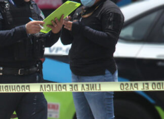 Pasajero muere tras salir disparado de transporte con puerta abierta en Puebla Pasajero