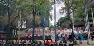 Normalistas de Puebla suman 24 horas de bloqueo en Paseo de la Reforma Puebla