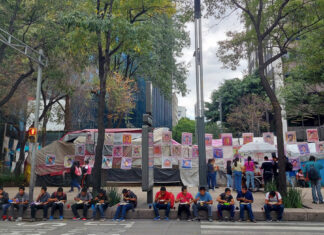 Normalistas de Puebla suman 24 horas de bloqueo en Paseo de la Reforma Puebla