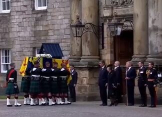 Féretro de la reina Isabel II llega a Edimburgo