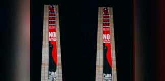 “No al golpe militar”, despliegan manta en Estela de Luz