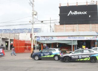 Matan a tiros a dos empleados de club nocturno en Puebla