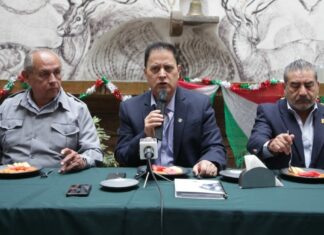 Directores de escuelas piden destitución de Ángel Vázquez de la SEP