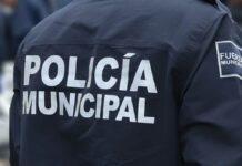 Arrestan a dos hombres con probable droga y un arma de fuego en Texmelucan dos