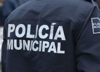 Caen dos por robo de camión cargado con leche en Xonaca dos