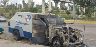 Camioneta de valores se incendia sobre Bulevar Atlixcáyotl camioneta