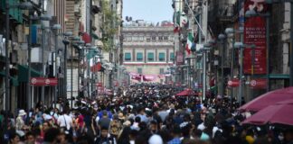 AMLO celebra alta asistencia al concierto de Grupo Firme Concierto