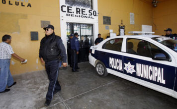 Dan de baja a 70 custodios de reclusorios por anomalías custodios