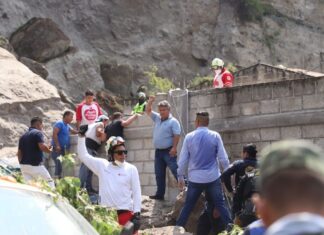 Derrumbe en Cuernavaca suma 3 muertos y 4 heridos derrumbe