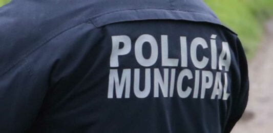 policías
