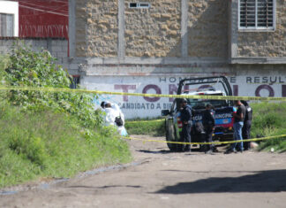 Abandonan cuerpos de dos hombres en El Refugio Hombres