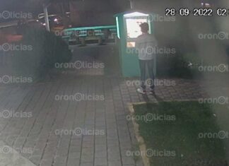 ¡El descaro! Ladrón se persigna antes de robar Virgen y Niño Dios ladrón