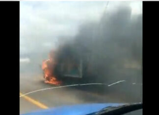 Normalistas roban camiones y les prenden fuego en Michoacán normalistas