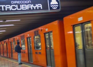 Captan brutal pelea entre mujeres en Metro de la CDMX pelea