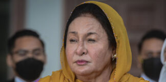 Dan 10 años de prisión a exprimera dama de Malasia prisión