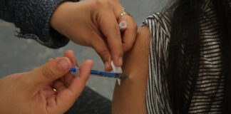 Aplicarán segundas dosis contra COVID-19 a menores de Puebla capital y 14 municipios segundas