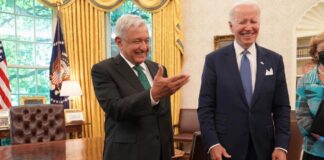 AMLO y Biden abordan crisis migratoria en conversación telefónica Biden