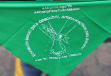 Colectivas feministas se manifiestan frente a CCU Congreso