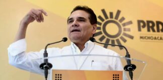 Aureoles levanta la mano para ser candidato a presidente de México