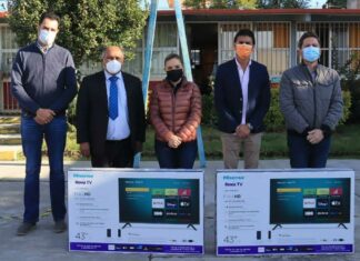 Angon inicia obra y entrega apoyos a Telesecundaria de Manantiales Angon
