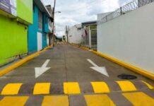 Layón entrega dos calles en Santa Catarina Hueyatzacoalco Santa