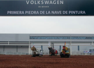 Volkswagen asegura empleos por 20 años con nueva nave: Economía Volkswagen