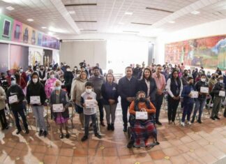 Entregan aparatos auditivos en San Andrés Cholula