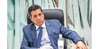 Gobierno va contra Cabeza de Vaca; emiten alerta migratoria gobierno