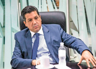 Gobierno va contra Cabeza de Vaca; emiten alerta migratoria gobierno