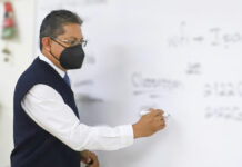 Gobierno de Puebla homologará salarios de maestros estatales maestros