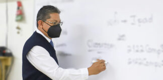 Gobierno de Puebla homologará salarios de maestros estatales maestros