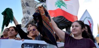 Niñas protestan en Irán por muerte de Mahsa Amini niñas