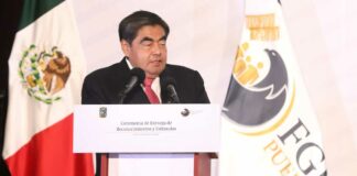 Barbosa preside entrega de reconocimientos a personal FGE Barbosa