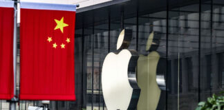 China cierra la fábrica más grande de Apple por brote Covid China