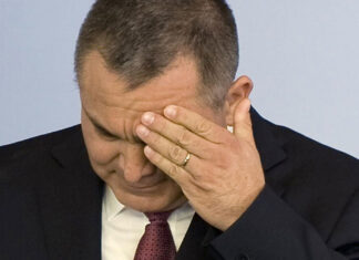 Fiscalía de EU mantiene cargos de narcotráfico contra García Luna