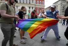 Rusia multará a medios por difundir propaganda LGBT+ Rusia