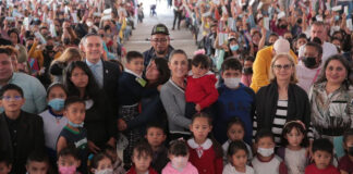 Celebra Sheinbaum beca universal para estudiantes de escuelas públicas Sheinbaum