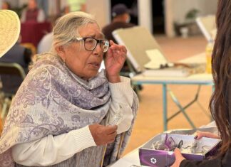 Entregan 446 lentes a personas con deficiencia visual Lentes