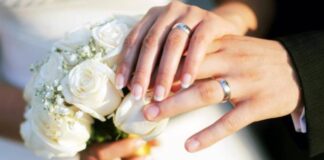 Critican a novios por obligar a invitados a pagar su comida novios