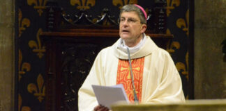 Once obispos son investigados en Francia por agresión sexual