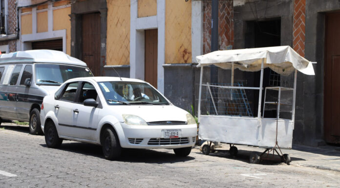 Más operativos contra doble fila en Centro Histórico, anuncia Rivera operativos